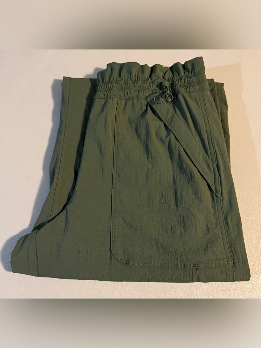Athleta Olive Green Trekkie Parachute High Rise Elastic Waist Pants Zippered Hem - Picture 4 of 7